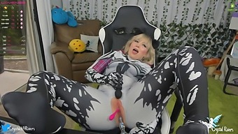 Gwen Stacy Enjoys Deep Anal Penetration